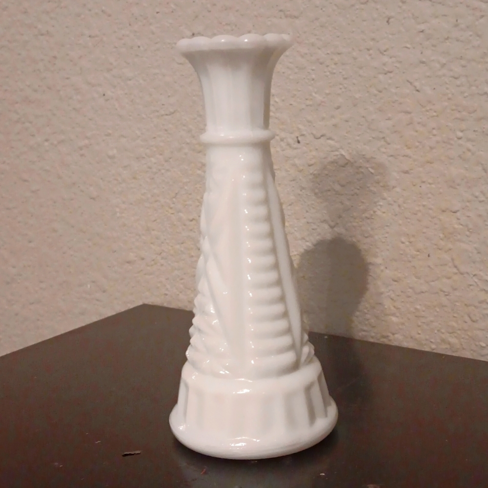 Vintage Milk Glass Bud Vase - Milk Glass Bud Vase - Bud Vase -